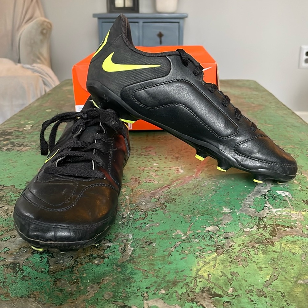 Nike Jr Legend 9 Club FG/MG Soccer Cleats